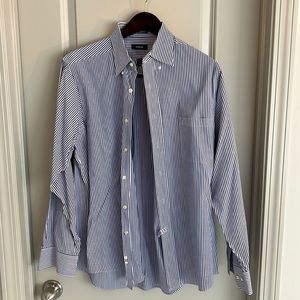IZOD Men’s Button Down Shirt Size L wrinkle free